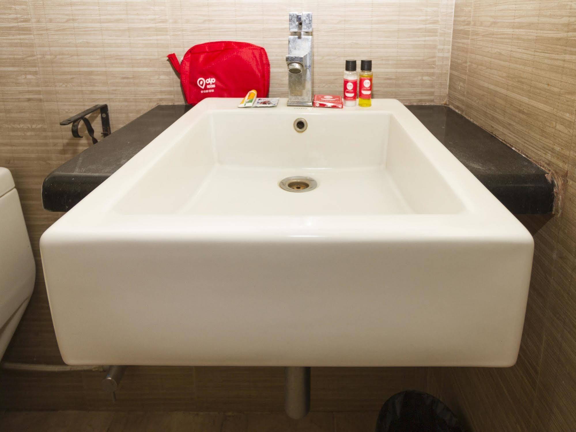 Oyo Rooms Rt Nagar Bangalore Exteriör bild